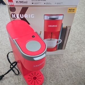Keurig Poppy Red Single-Serve K-Mini Coffee Maker with Silver Top